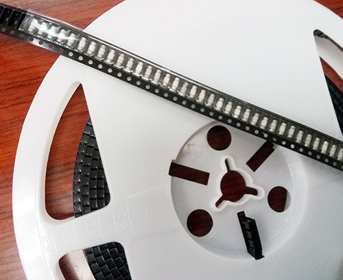 2410(2.5X6)圓管貼片保險(xiǎn)絲 2410(2.5X6)圓管貼片保險(xiǎn)絲